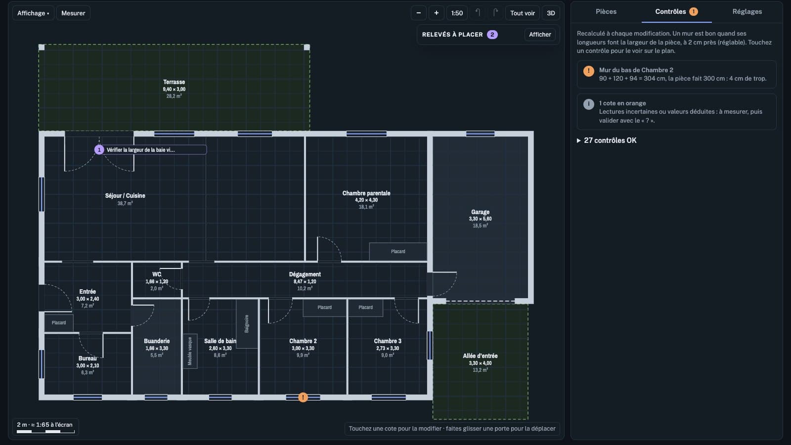 Aplomb : plan à l'échelle d'une maison de démo, avec la liste des pièces et les contrôles